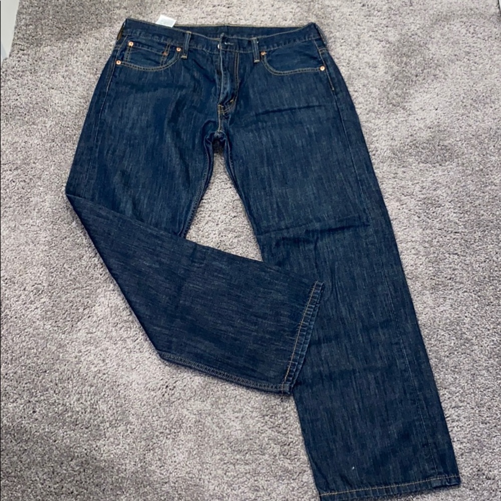 Levis pants - Picture 2 of 4